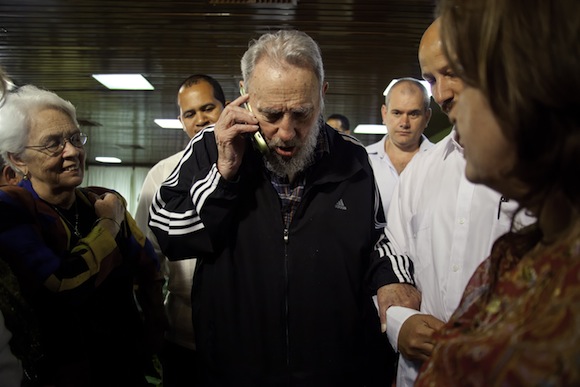 Fidel Castro en telefono